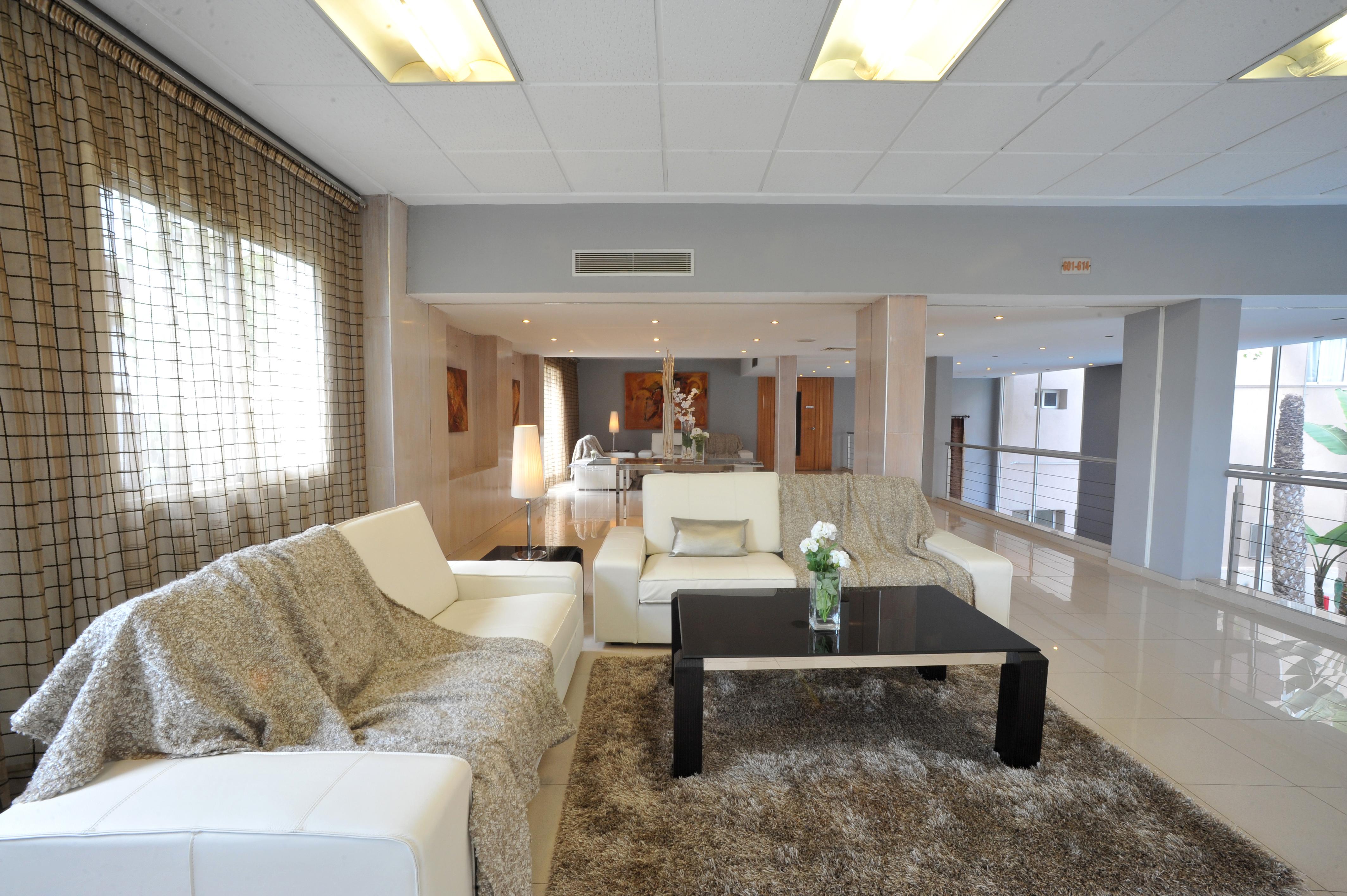 Hotel & 4*