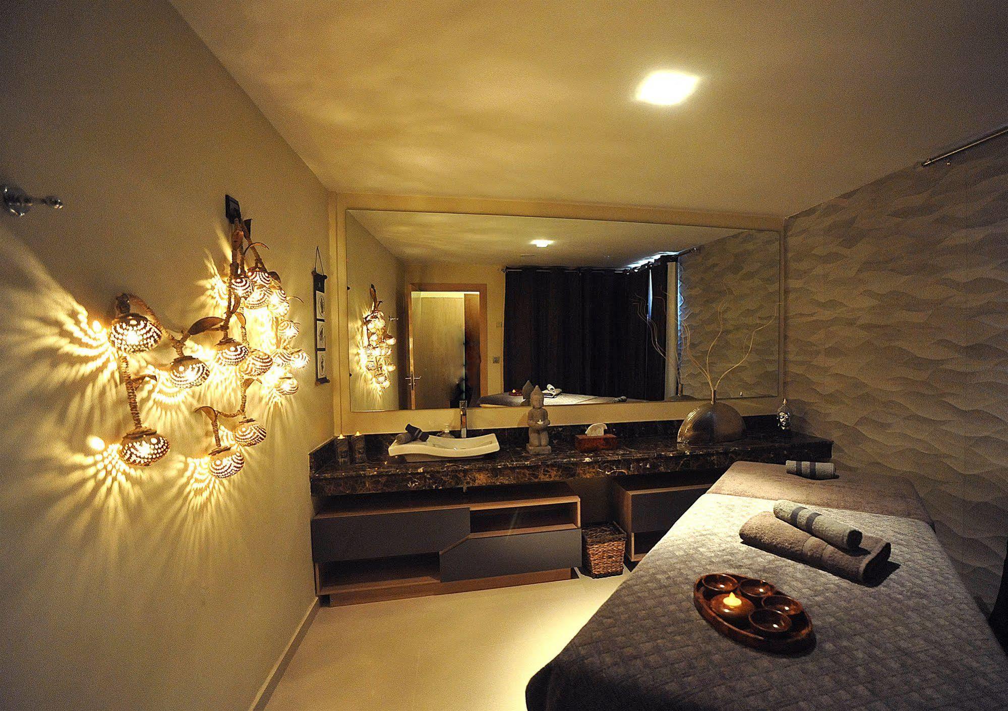 & Hotel 4*