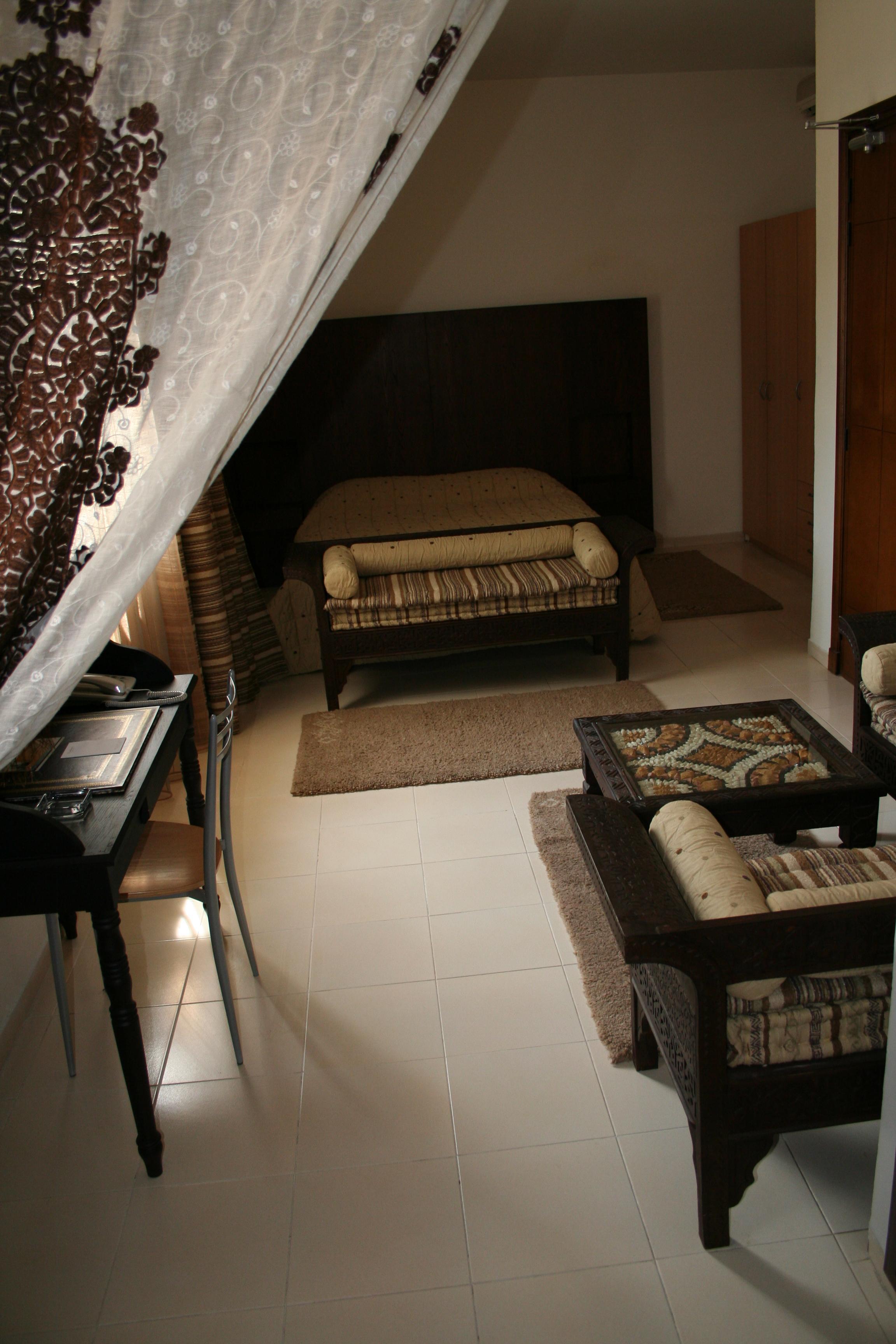 Hotel & 4*