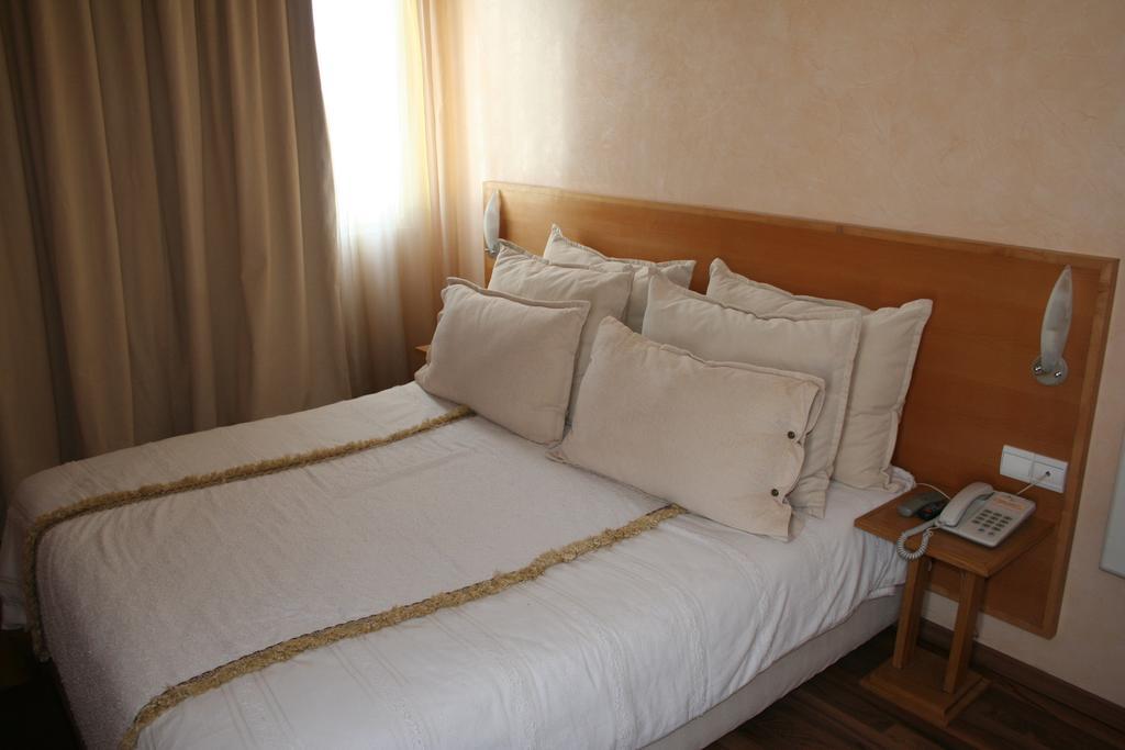 & 4* Casablanca